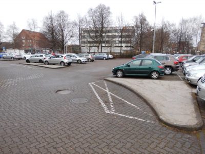 Bild von einfach gegossenen Betonflächen, ist das attraktiv für die Stadt?